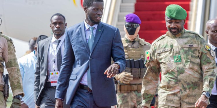 À la Une: le rapprochement entre Dakar et Bamako image principale