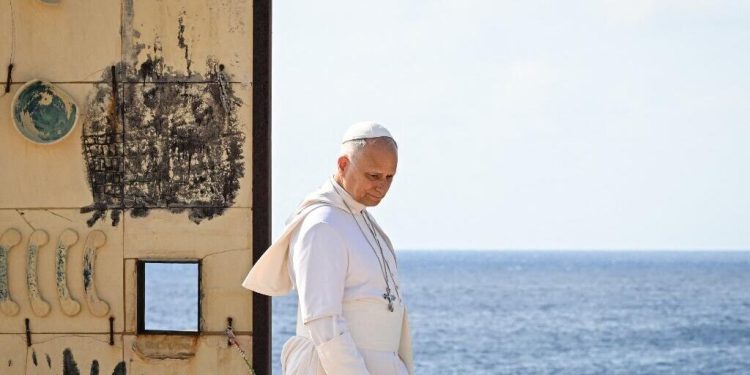À Lampedusa, le pape Léon XIV exhorte l'Europe à agir davantage pour protéger les migrants image principale