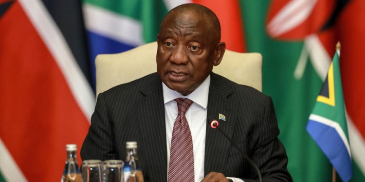 Afrique du Sud: le président Ramaphosa obtient un répit dans l’affaire dite du «farmgate» image principale