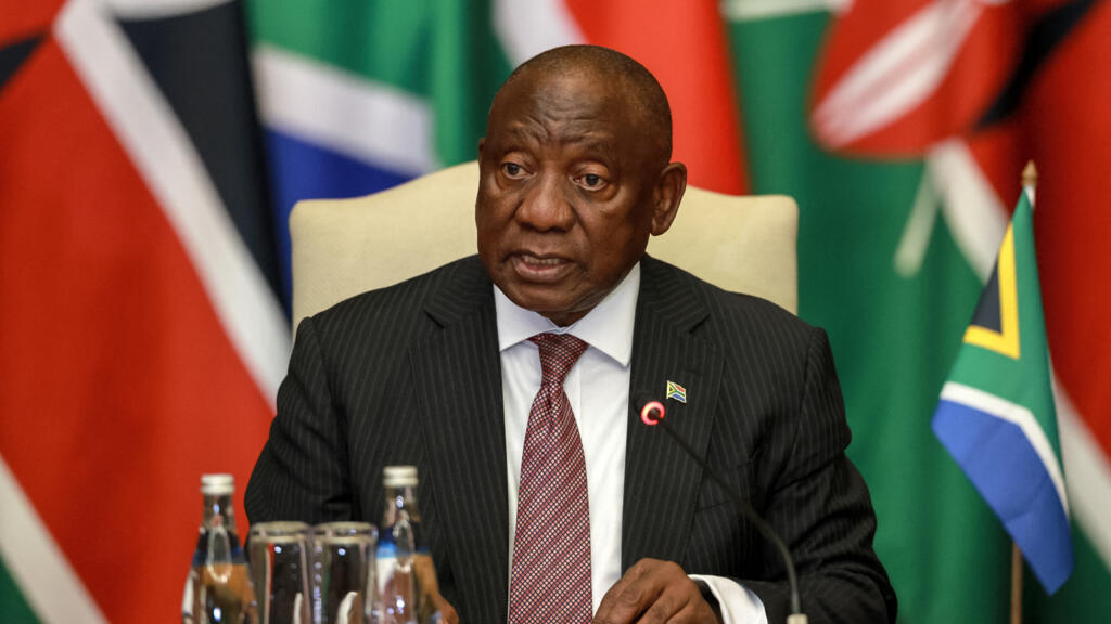 Afrique du Sud: le président Ramaphosa obtient un répit dans l’affaire dite du «farmgate» image principale Afrique du Sud: le président Ramaphosa obtient un répit dans l’affaire dite du «farmgate» image principale
