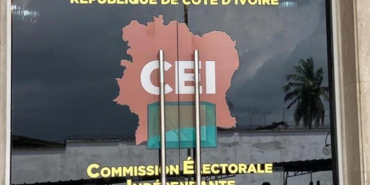 Côte d’Ivoire: la société civile présente un «livre blanc» pour un système électoral transparent image principale