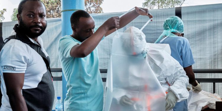 Ebola en RDC: de nouvelles provinces touchées suite à des «cas importés» d'Ituri image principale