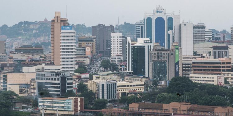 En Ouganda, les citoyens mobilisés pour le grand nettoyage mensuel des lieux publics image principale