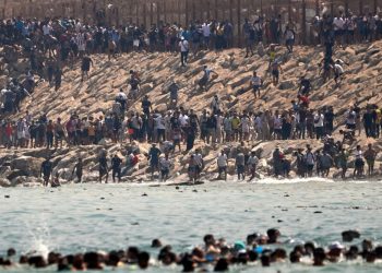 Espagne: à Ceuta, les autorités débordées par l'afflux de migrants image principale