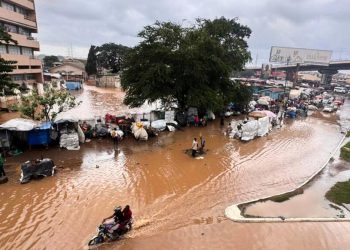 Ghana: le gouvernement critiqué pour sa gestion des inondations meurtrières image principale