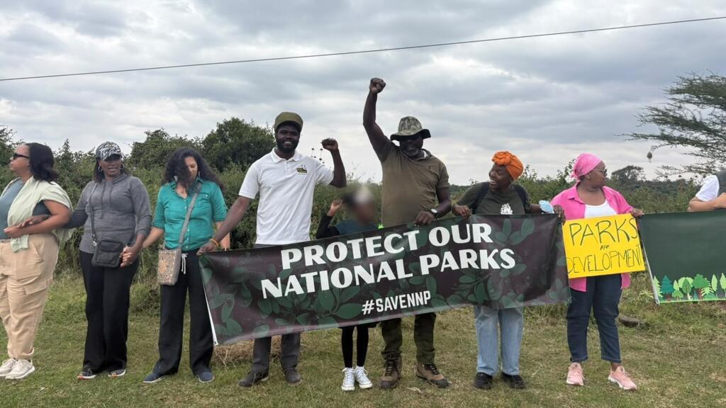 Kenya: des militants s'érigent contre un orphelinat animalier dans le parc national de Nairobi image principale Kenya: des militants s'érigent contre un orphelinat animalier dans le parc national de Nairobi image principale