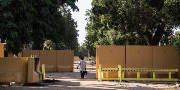 La France annonce avoir retiré tous ses diplomates du Burkina Faso image principale