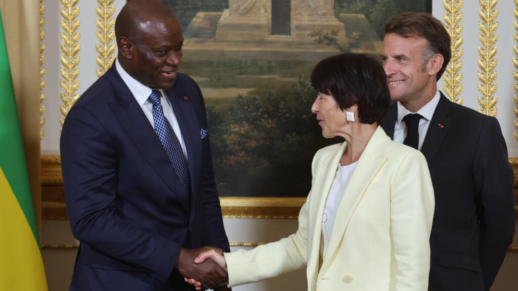 La France et le Gabon parviennent à un premier protocole d'accord sur le manganèse image principale La France et le Gabon parviennent à un premier protocole d'accord sur le manganèse image principale