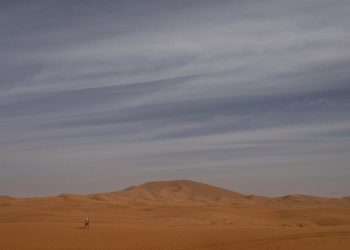 Pourquoi le Sahara aggrave-t-il les canicules, mais fertilise aussi la terre et la mer? image principale