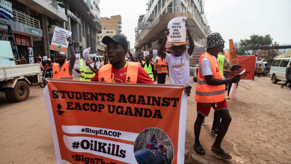 Royaume-Uni: action en justice contre le mégaprojet pétrolier de Total en Ouganda image principale Royaume-Uni: action en justice contre le mégaprojet pétrolier de Total en Ouganda image principale