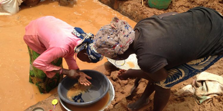 À la frontière du Cameroun avec la RCA, un éboulement dans une mine d’or fait plus d'une centaine de morts image princip