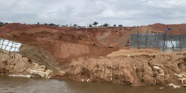 Centrafrique-Cameroun: après l'éboulement de la mine à Zamboï, le site aurifère reste fermé image principale