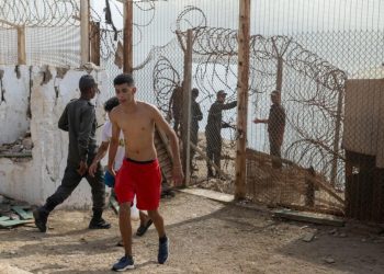 Ceuta: les migrants quittent l'enclave et racontent le déchaînement de violence des derniers jours image principale