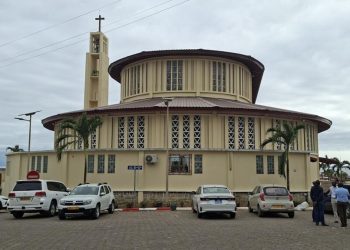 Gabon: après plus d'un an de travaux, la cathédrale de Libreville ouvre à nouveau ses portes image principale
