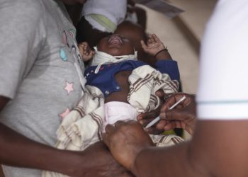 Journée mondiale du moustique: cinq ans après le premier vaccin, la lutte contre le paludisme avance en Afrique image princip