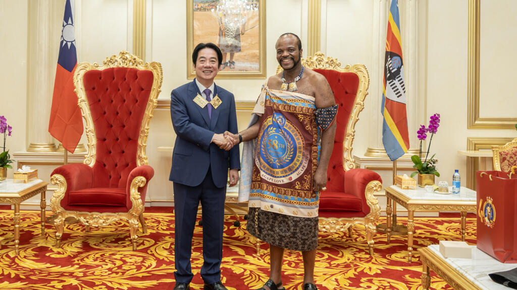 La Chine appelle ses citoyens à quitter pour raisons de sécurité l'Eswatini, pays qui reconnaît Taïwan image principale La Chine appelle ses citoyens à quitter pour raisons de sécurité l'Eswatini, pays qui reconnaît Taïwan image principale
