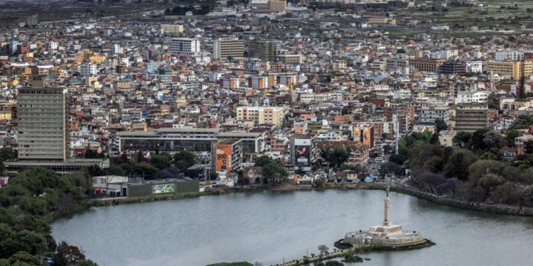 Madagascar: la justice se saisit d'une affaire de corruption dans le parascolaire image principale
