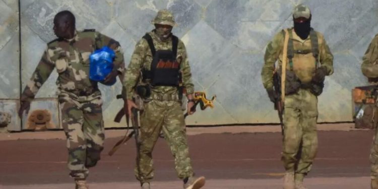 Mali: libération de deux ex-paramilitaires du groupe Wagner détenus par des jihadistes et des rebelles touaregs image princip