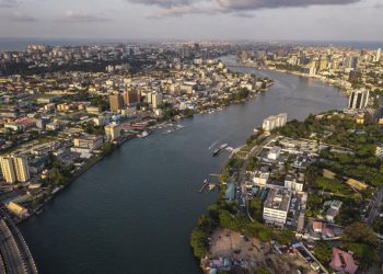 Nigeria: à Lagos, des balades urbaines pour sensibiliser à la disparition des espaces naturels image principale