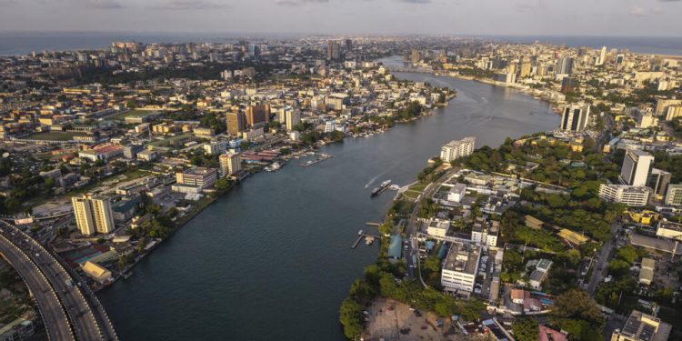 Nigeria: à Lagos, des balades urbaines pour sensibiliser à la disparition des espaces naturels image principale