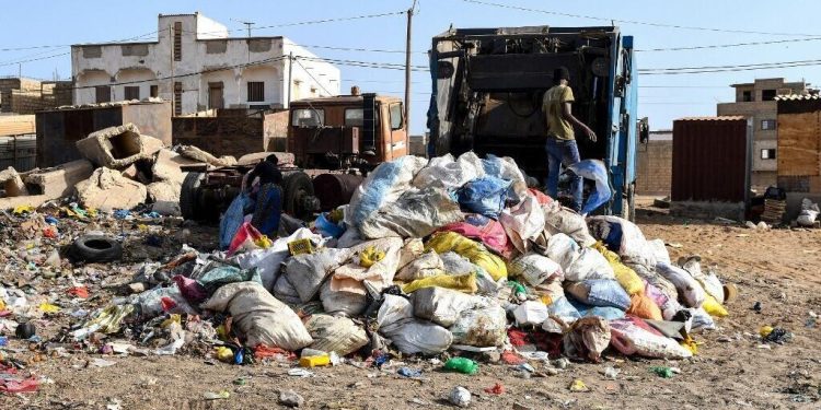 Sénégal: une initiative pour améliorer la gestion des ordures ménagères dans un quartier de Rufisque image principale