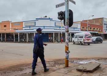Zimbabwe: la belle-fille du président inculpée pour blanchiment d'argent et trafic de drogue reste en détention image pr
